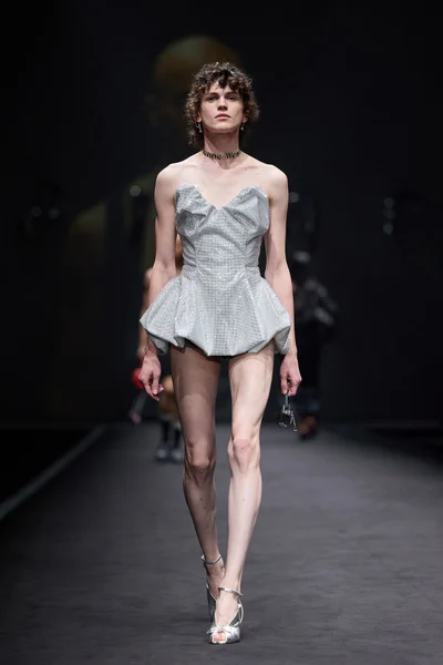 Look 8